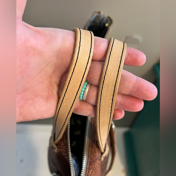 Consuela Sally Sling! 🤎 - Picture 7 of 11